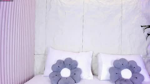 Snapshot of lauracarther chatting on June 1, 2026, 5:36 pm LauraCarther online show from June 1, 2026, 5:36 pm