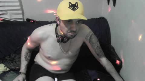 lauradecuada2 online show from April 11, 2026, 4:39 am