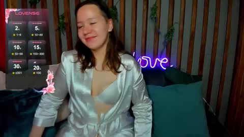 Snapshot of lauraellinss chatting on September 27, 2025, 1:10 am Laura online show from September 27, 2025, 1:10 am