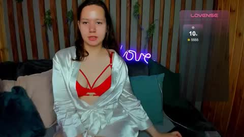 Snapshot of lauraellinss chatting on September 29, 2025, 9:14 am Laura online show from September 29, 2025, 9:14 am