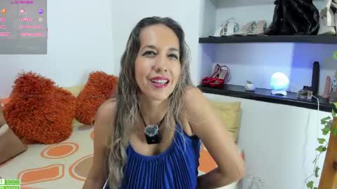 Snapshot of laurafarrely chatting on April 18, 2026, 4:05 am Laura online show from April 18, 2026, 4:05 am