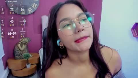 Laura Glowing online show from February 18, 2025, 2:59 am