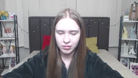 LauraHlot online show from September 15, 2025, 6:08 pm