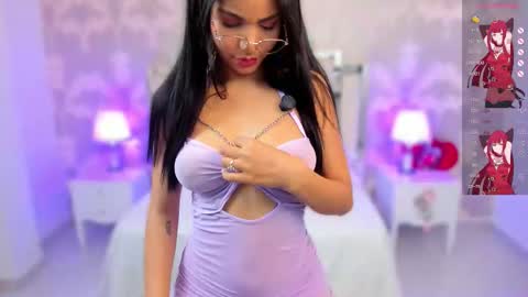 Laura MartinGMT-5 2200-0600 online show from November 18, 2025, 11:59 pm