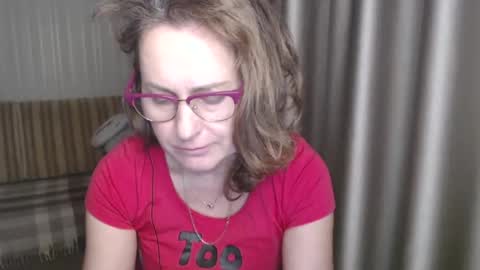 Lauraoven1 online show from January 12, 2025, 6:16 pm
