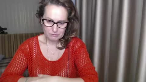 Lauraoven1 online show from January 23, 2025, 7:00 am