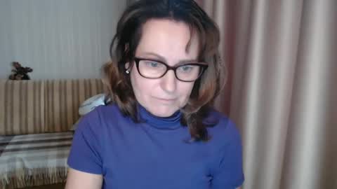 Lauraoven1 online show from February 22, 2025, 1:46 pm