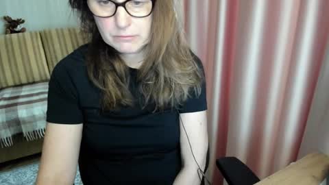 Lauraoven1 online show from March 9, 2026, 2:32 pm