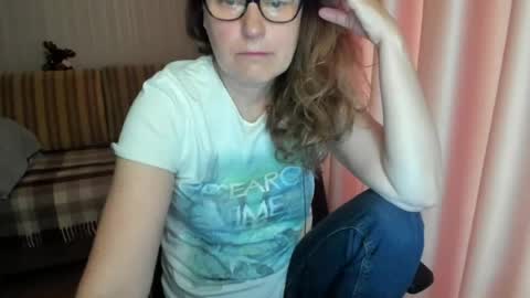 Snapshot of lauraoven1 chatting on April 29, 2026, 7:01 am Lauraoven1 online show from April 29, 2026, 7:01 am