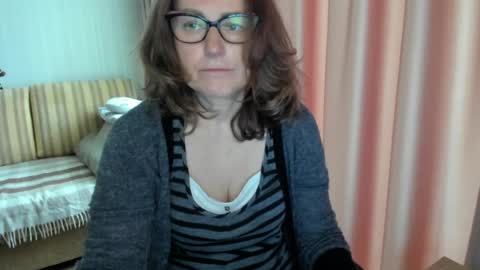 Snapshot of lauraoven1 chatting on May 12, 2026, 7:49 am Lauraoven1 online show from May 12, 2026, 7:49 am