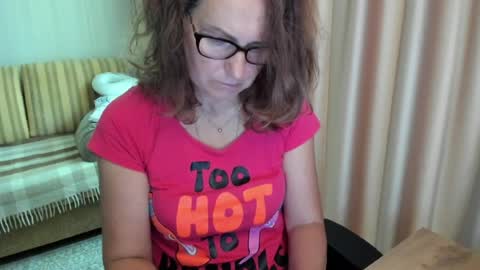 Snapshot of lauraoven1 chatting on July 11, 2026, 8:06 am Lauraoven1 online show from July 11, 2026, 8:06 am