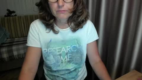 Snapshot of lauraoven1 chatting on July 15, 2026, 6:57 pm Lauraoven1 online show from July 15, 2026, 6:57 pm