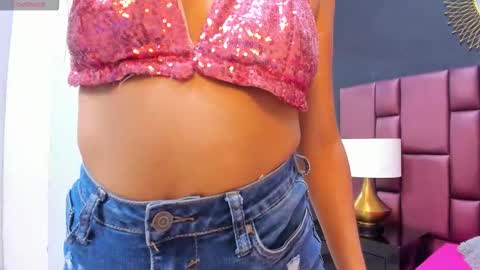 lauraroot online show from March 4, 2026, 8:04 pm