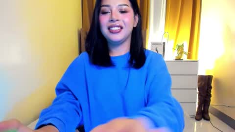 Your sweet Laura online show from December 3, 2025, 5:00 pm