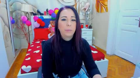 Snapshot of laurasinfull chatting on February 11, 2025, 4:22 am Laura online show from February 11, 2025, 4:22 am