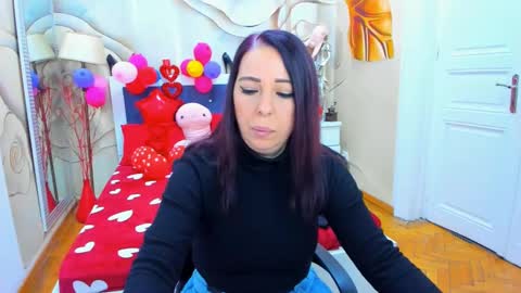 Snapshot of laurasinfull chatting on February 17, 2025, 4:09 am Laura online show from February 17, 2025, 4:09 am