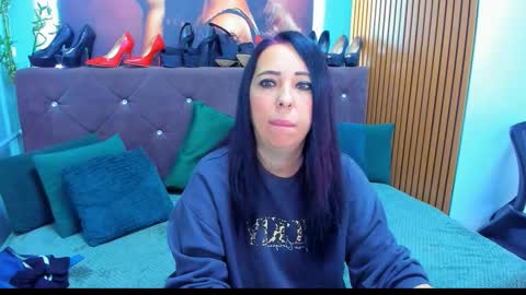 Snapshot of laurasinfull chatting on October 6, 2025, 3:15 am Laura online show from October 6, 2025, 3:15 am