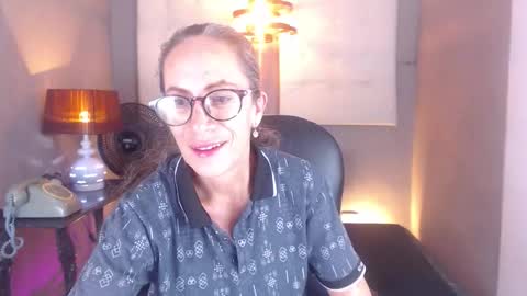 Snapshot of laurasofia45 chatting on February 1, 2026, 11:25 pm Laura Sofia online show from February 1, 2026, 11:25 pm