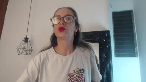 Snapshot of laurasofia45 chatting on February 12, 2026, 11:55 pm Laura Sofia online show from February 12, 2026, 11:55 pm