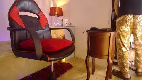 Laura Sofia online show from March 29, 2026, 3:01 pm