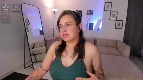 Snapshot of laureen_se chatting on July 9, 2026, 5:22 am laureen_se online show from July 9, 2026, 5:22 am