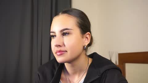 Monica online show from November 9, 2025, 7:28 am