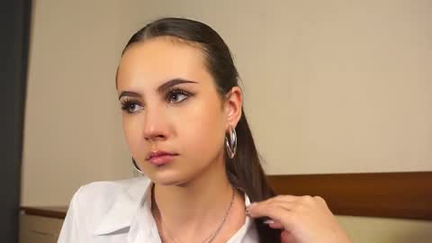 Monica online show from November 20, 2025, 11:10 am