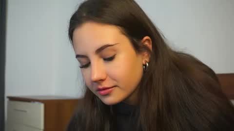 Monica online show from November 30, 2025, 9:13 am