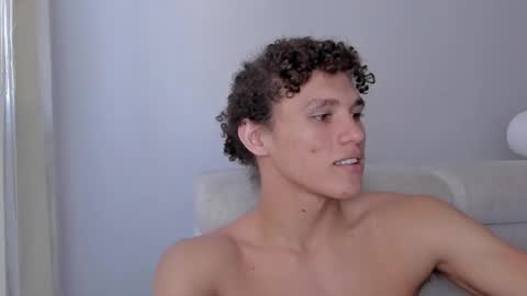 Laureent online show from February 16, 2025, 5:26 pm