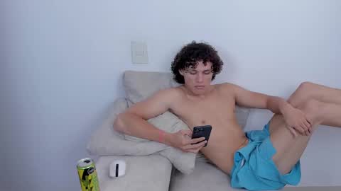 Laureent online show from March 11, 2025, 6:30 pm