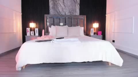 Lauren Weels online show from April 18, 2026, 7:58 pm