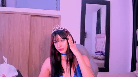 Laurem online show from October 18, 2025, 7:03 pm