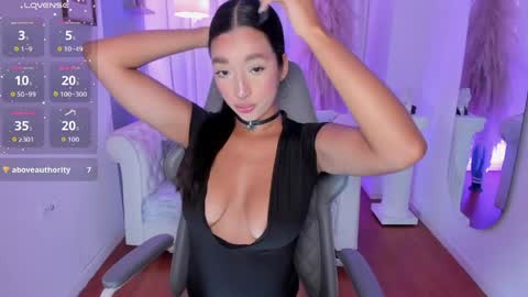 LAUREN online show from April 15, 2026, 9:37 pm