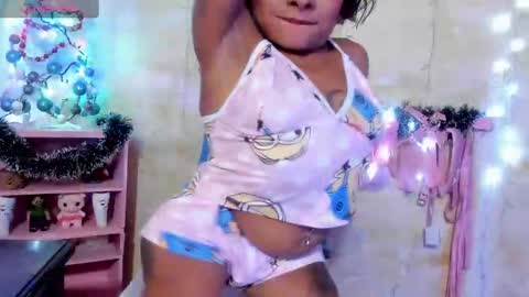 Snapshot of lauren_hills7069 chatting on December 23, 2024, 2:24 am Lauren online show from December 23, 2024, 2:24 am