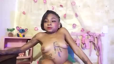 Snapshot of lauren_hills7069 chatting on January 18, 2025, 7:59 am Lauren online show from January 18, 2025, 7:59 am