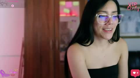 Lauren online show from March 20, 2026, 5:29 pm