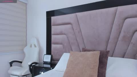 laurenclark1 online show from March 3, 2026, 4:07 am