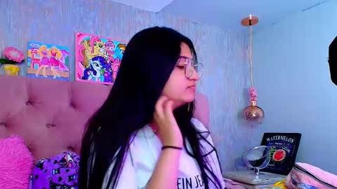 Laurene online show from January 15, 2026, 4:50 am