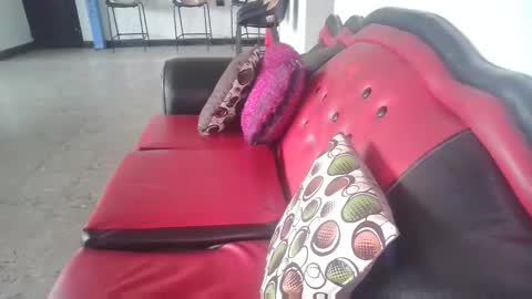 laurenhot94 online show from October 29, 2025, 2:52 pm