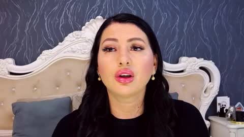 Snapshot of laurenjenssen chatting on October 1, 2025, 2:45 pm Laura online show from October 1, 2025, 2:45 pm