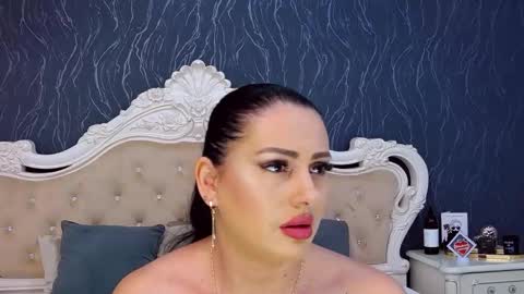 Laura online show from December 3, 2025, 3:54 pm