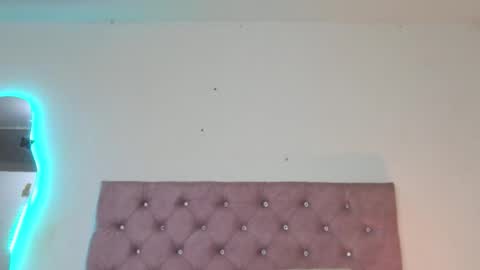 laurenlaine online show from April 5, 2026, 12:41 am