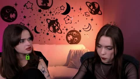 Laure online show from April 10, 2026, 1:16 pm