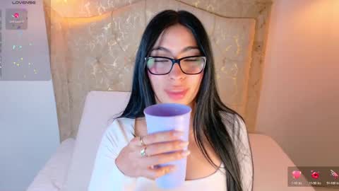 laurenn_smitth online show from March 31, 2026, 1:11 pm