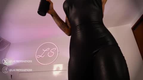 Snapshot of laurensaenz chatting on January 28, 2025, 8:15 pm Lauren Saenz online show from January 28, 2025, 8:15 pm