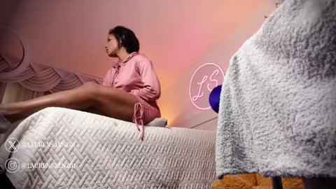 Snapshot of laurensaenz chatting on January 31, 2025, 12:07 pm Lauren Saenz online show from January 31, 2025, 12:07 pm