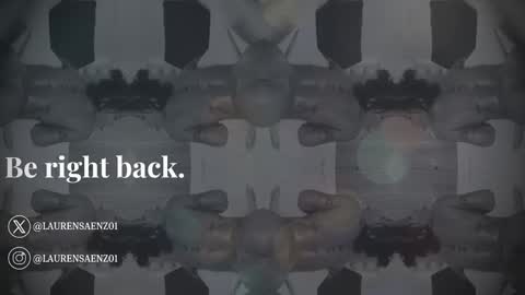 Snapshot of laurensaenz chatting on February 1, 2025, 8:05 pm Lauren Saenz online show from February 1, 2025, 8:05 pm