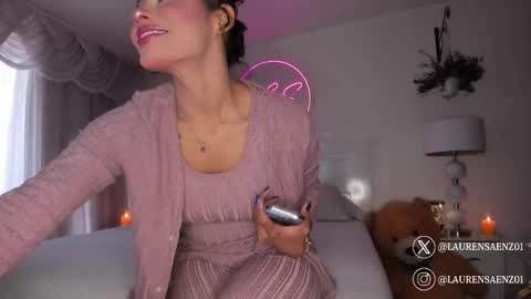 Snapshot of laurensaenz chatting on March 8, 2025, 12:09 pm Lauren Saenz online show from March 8, 2025, 12:09 pm