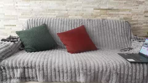 Snapshot of laurensaenz chatting on November 5, 2025, 12:05 pm Lauren Saenz online show from November 5, 2025, 12:05 pm