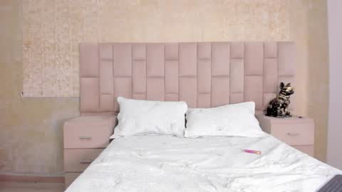 Lauren  online show from January 18, 2025, 7:15 pm